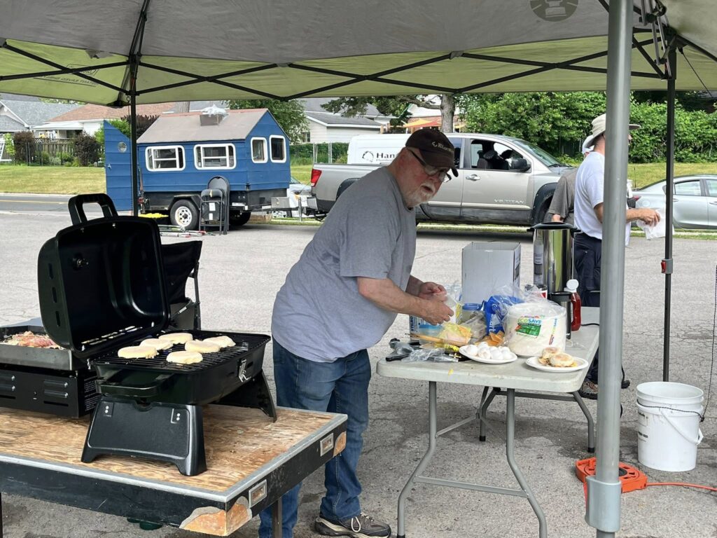 jerry va3cn making breakfast